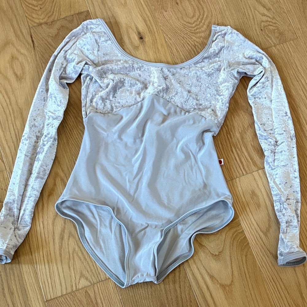 Yumiko Anna long sleeve leotard
